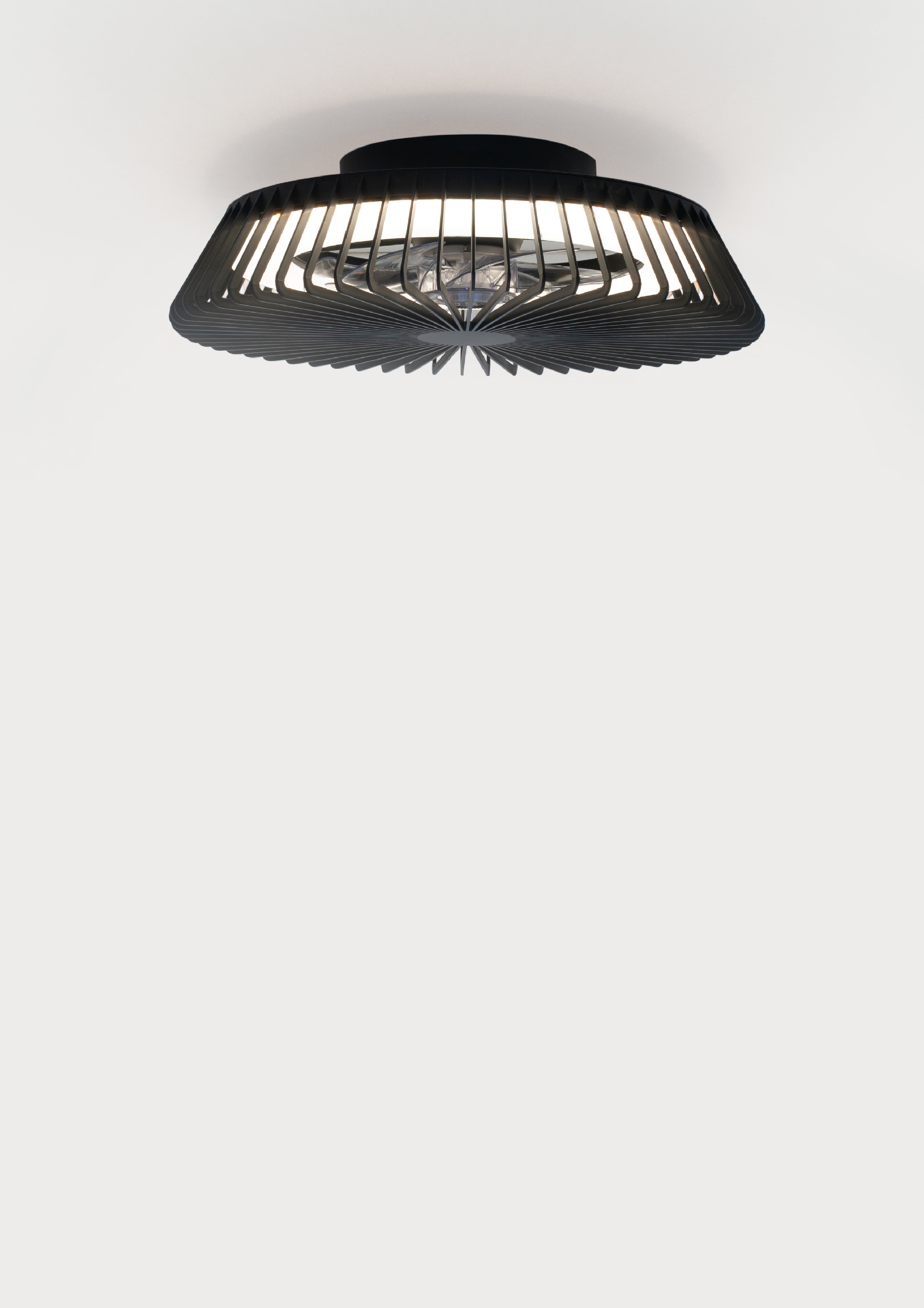 Plafonnier ventilateur Himalaya noir Mantra 7121 DISPONIBLE MI AOUT