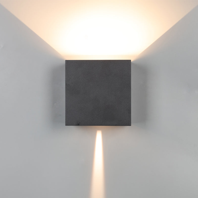 Applique Davos noire dimmable 2700K Mantra 8611