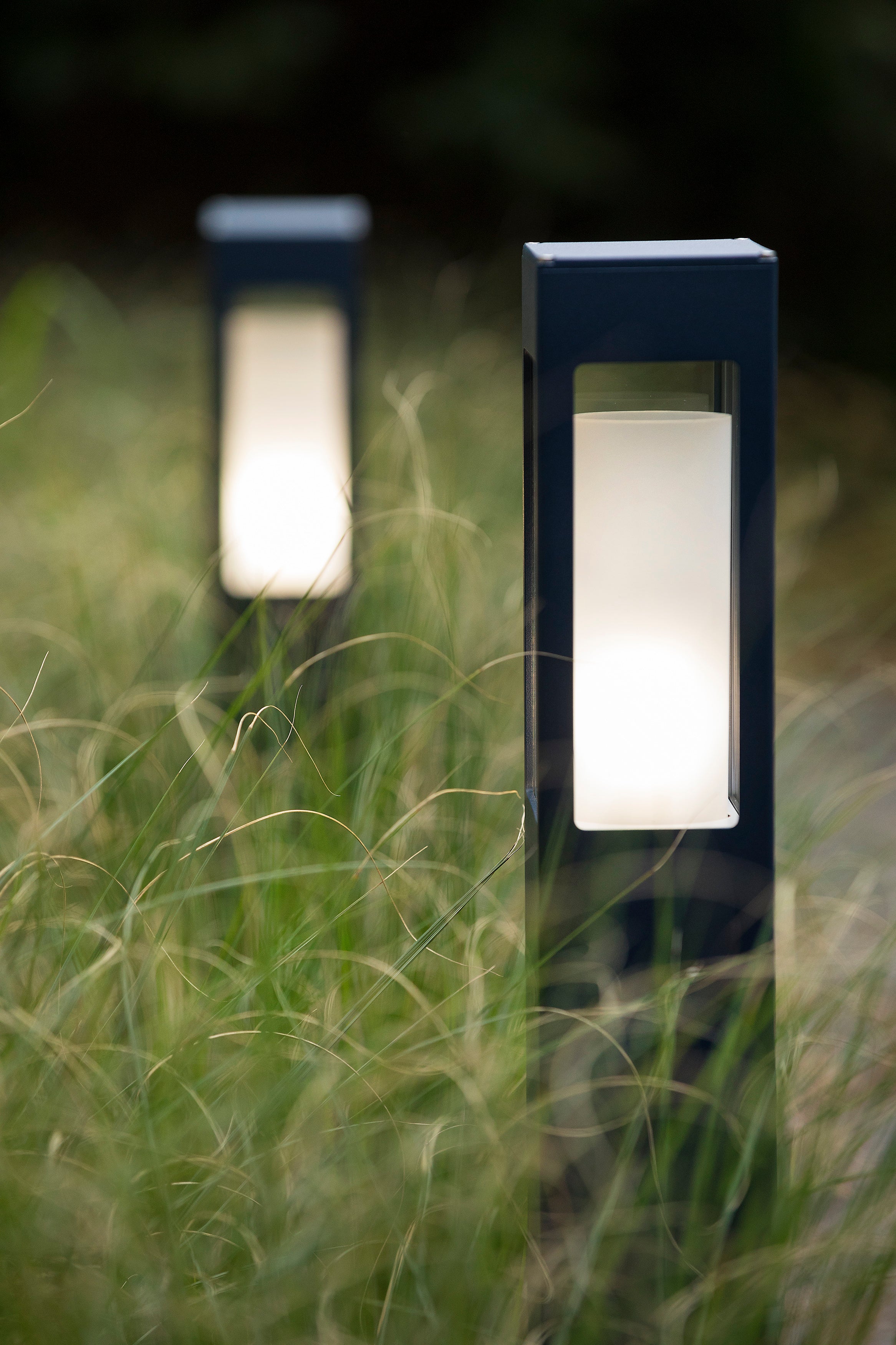 Borne Brick² N°2 Classe 3 Diffuseur PMMA noir Rouge 056 108018056