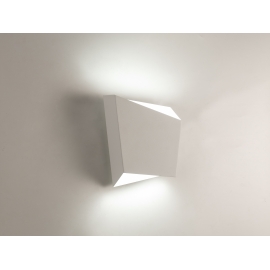 Applique Asimetric Mantra métal blanc 1xGX53 dimensions 19,7 x 8 X 21,5, d'un style épuré et élégant elle habillera tous vos mur