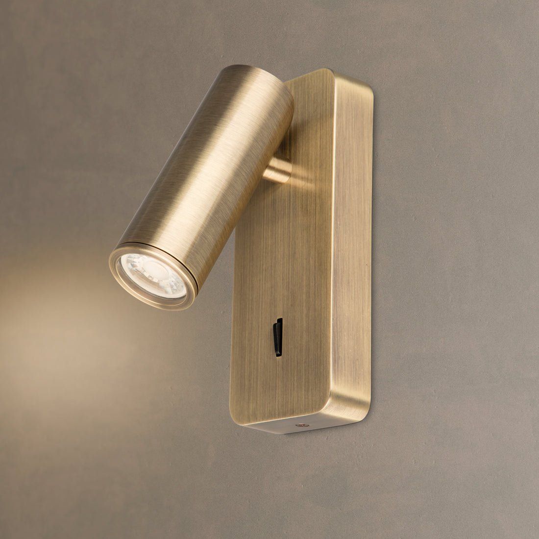 Applique Notte laiton patiné Mantra 8876