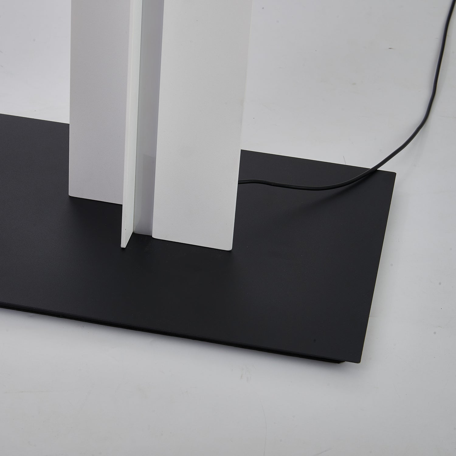 Lampadaire Manhattan blanc Mantra 9188 DISPONIBLE MAI