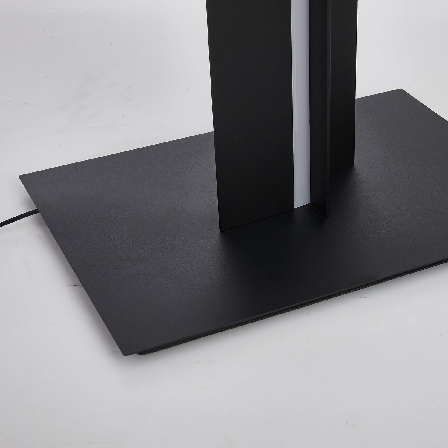 Lampadaire MANHATTAN noir Mantra 9193 DISPONIBLE MAI