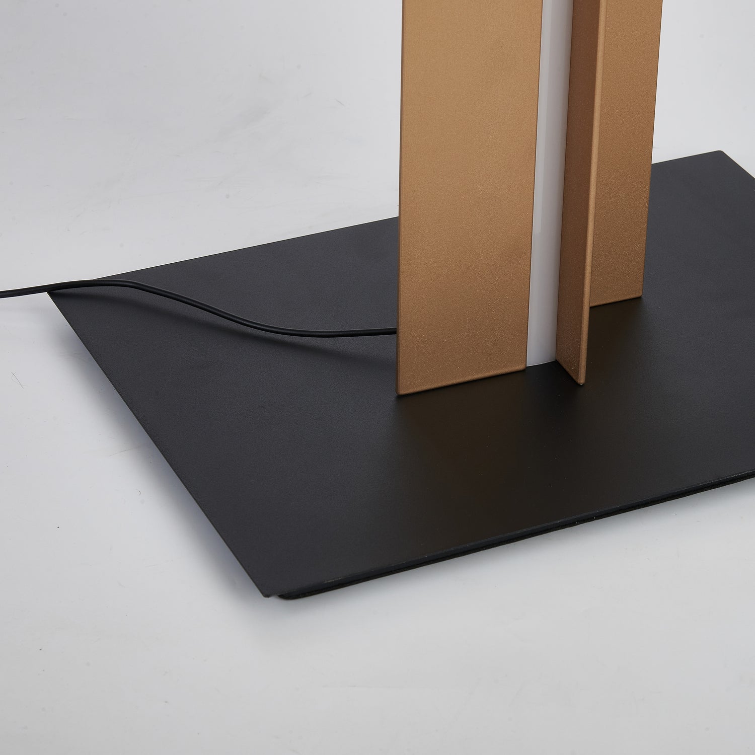 Lampadaire Manhattan laiton Mantra 9203 DISPONIBLE MAI