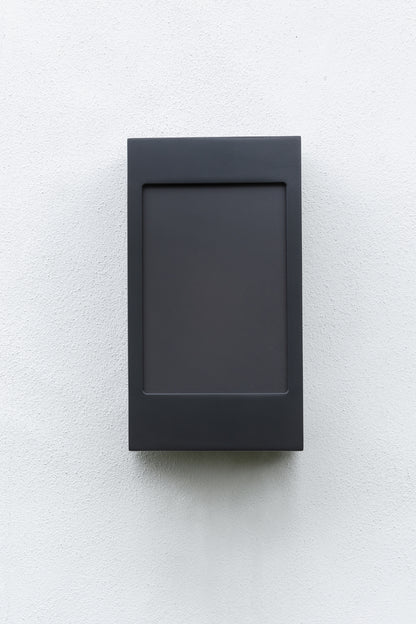Borne Brick² N°4 PMMA noir prises type J Blanc 001 108012001-ch