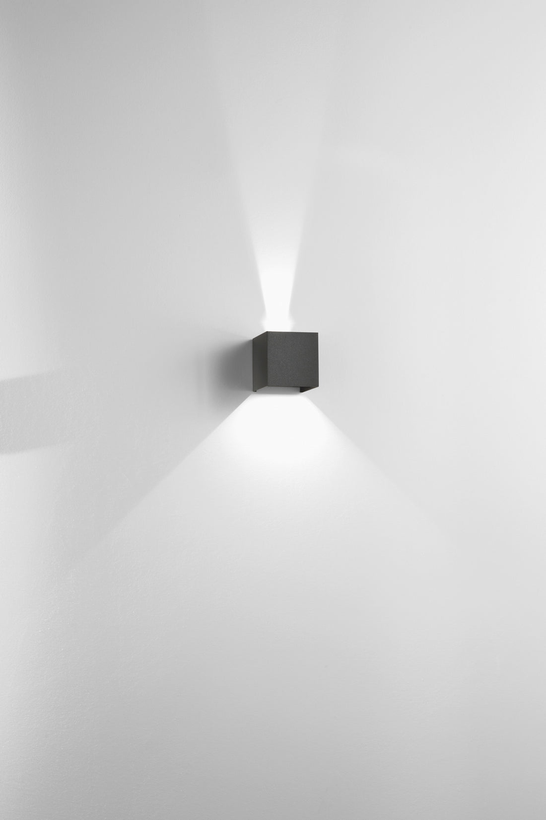 Applique CUBE gris anthracite ONDA OAP0044