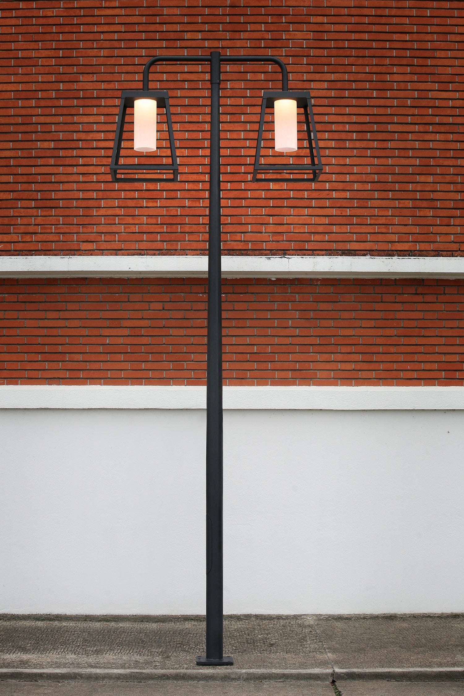 Applique Lampiok 4 N°2 LED 35w 3000°k tube PMMA Noir foncé 000 175025000